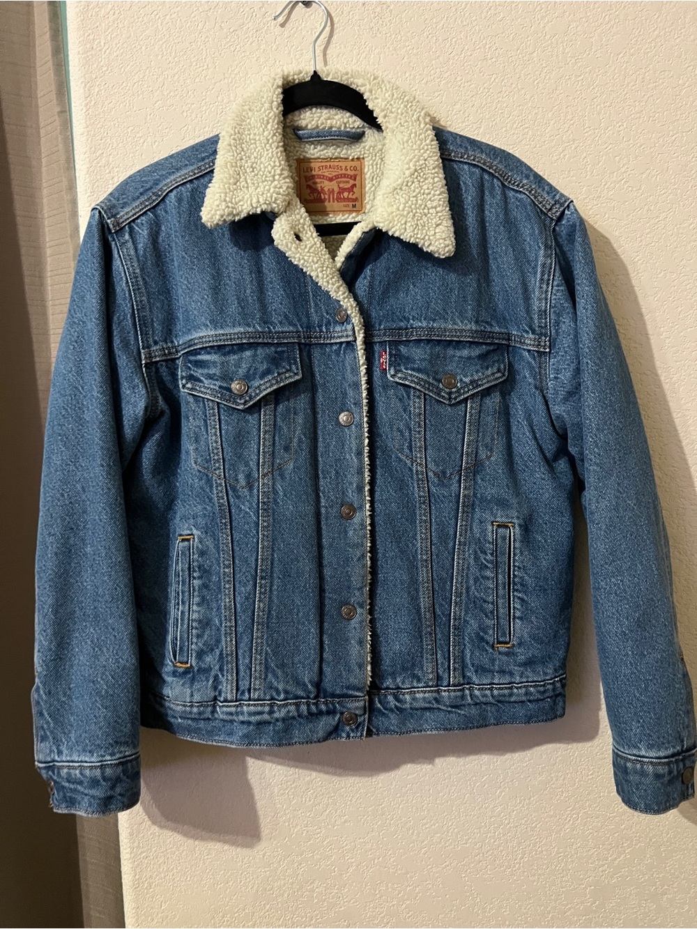 Levi’s Sherpa Lined Denim Trucker Jacket Medium Wash, Size Medium